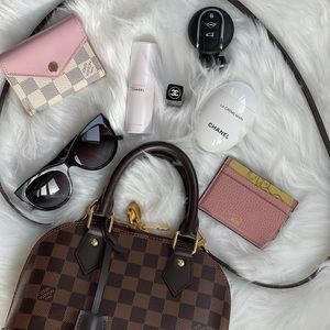 Meet your Posher, Julia